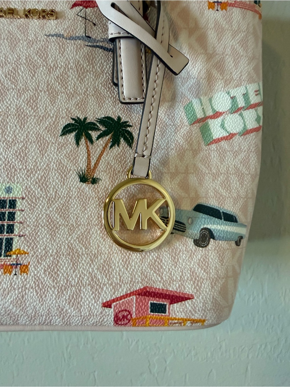 Michael Kors Jet Set Travel XS Carryall Tote in a Powder Blush - Picture 7 of 8